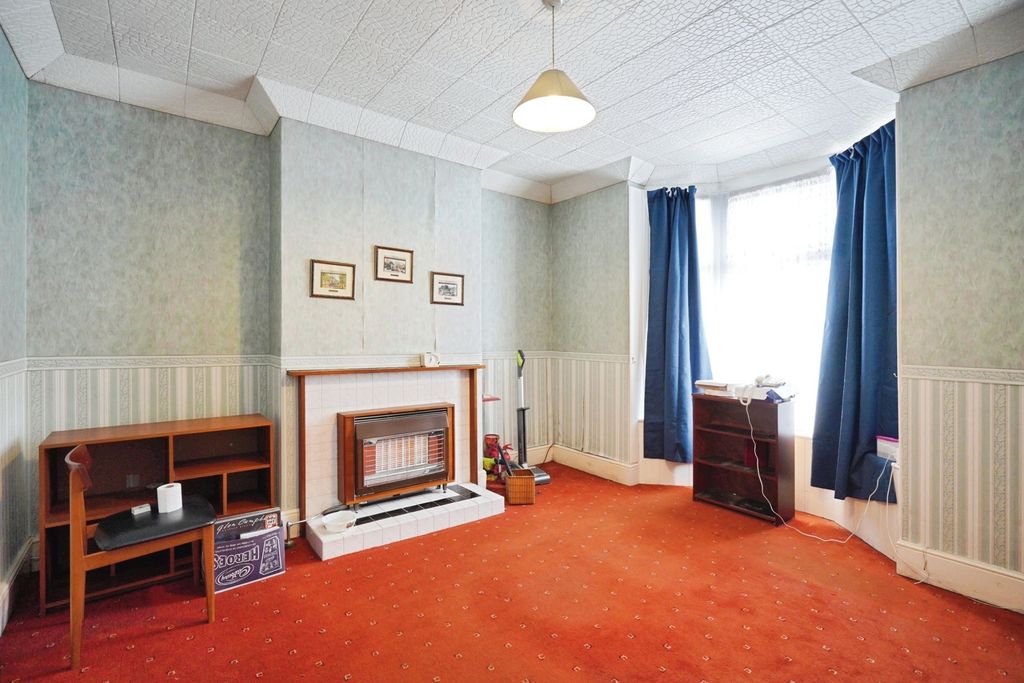 Property photo 3 of 20 Dining Room