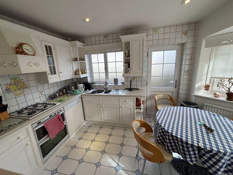 Property photo 2 of 16 Photo 12