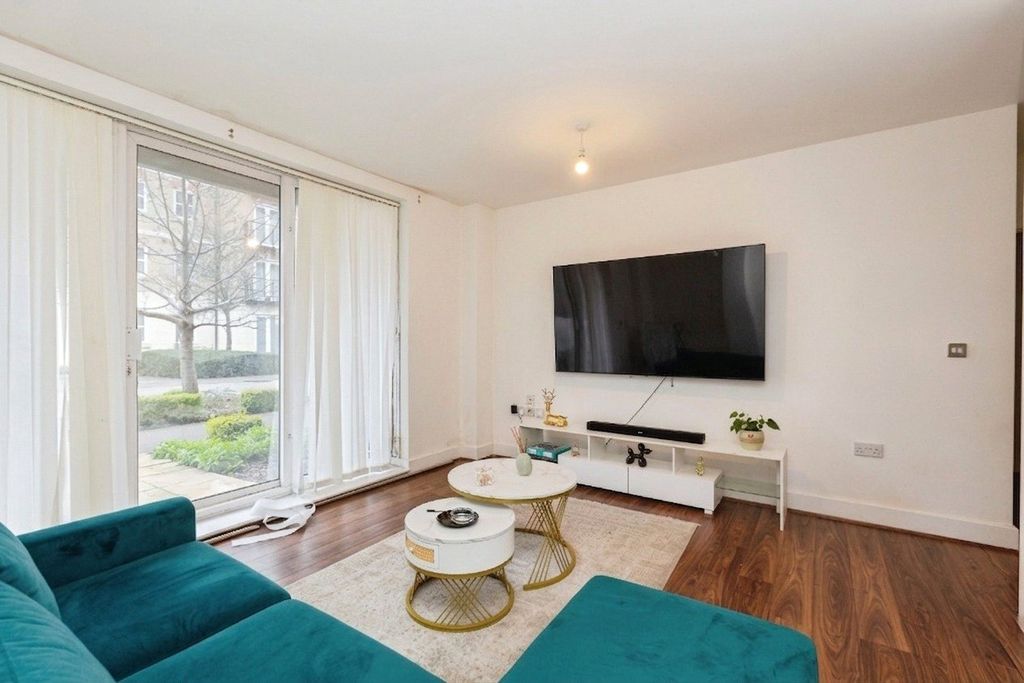 Property photo 3 of 11 Picture No. 13