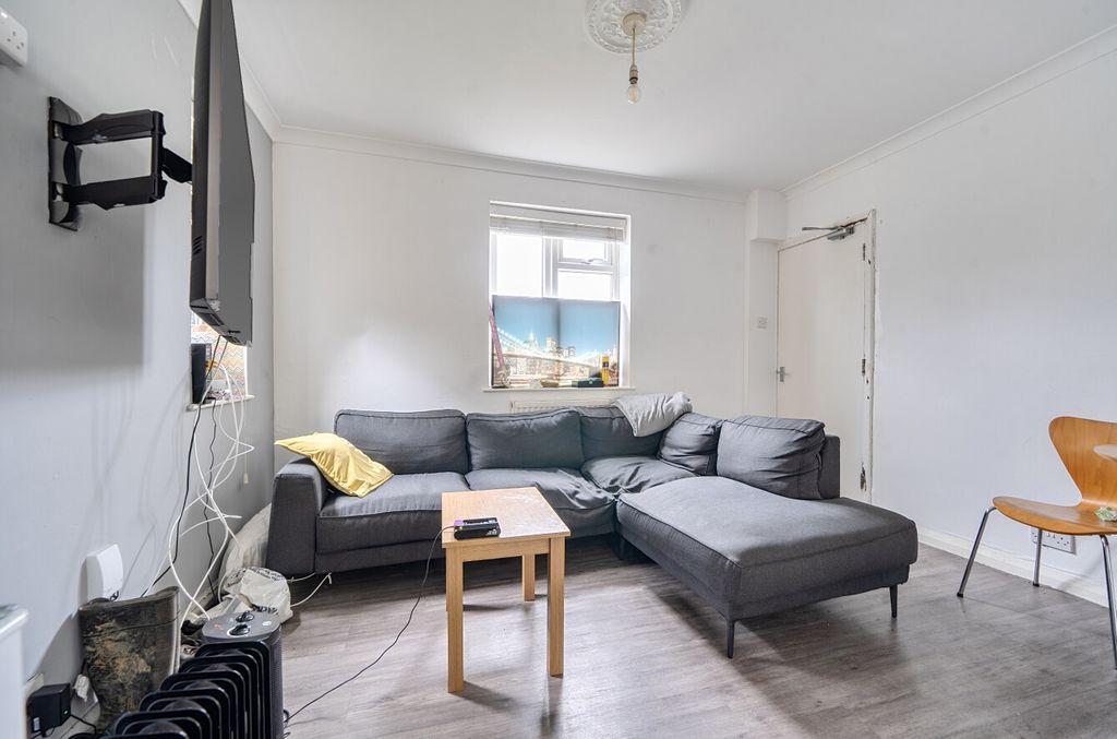 Property photo 2 of 11 1434473-9-69c29d6...