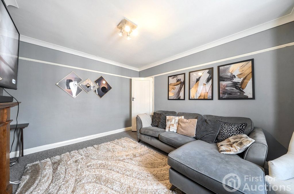 Property photo 3 of 13 3