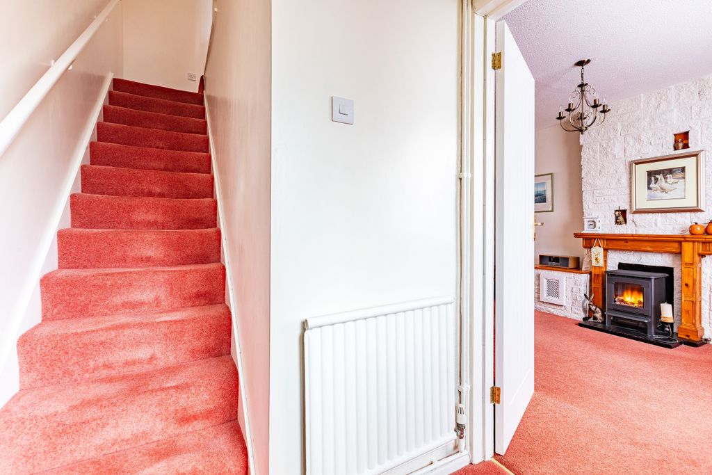 Property photo 3 of 21 2