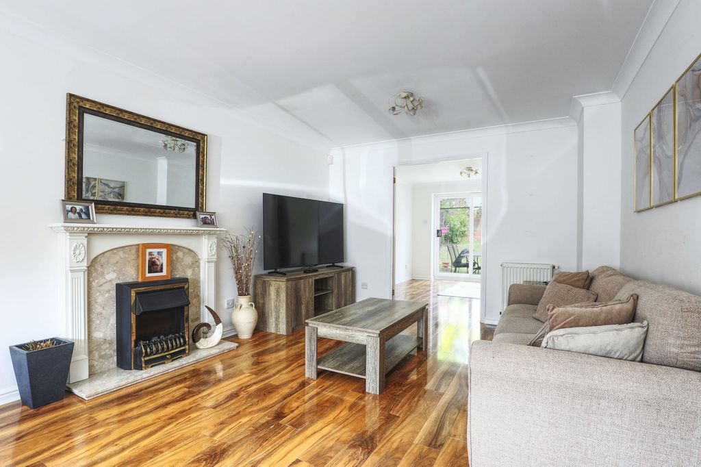 Property photo 3 of 17