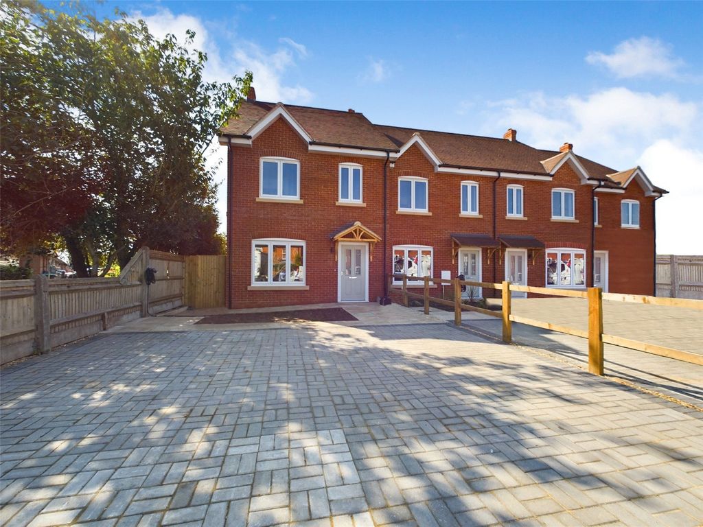 Property photo 1 of 21 Front