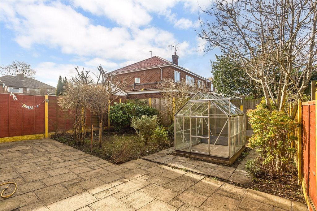 Property photo 3 of 17 Garden