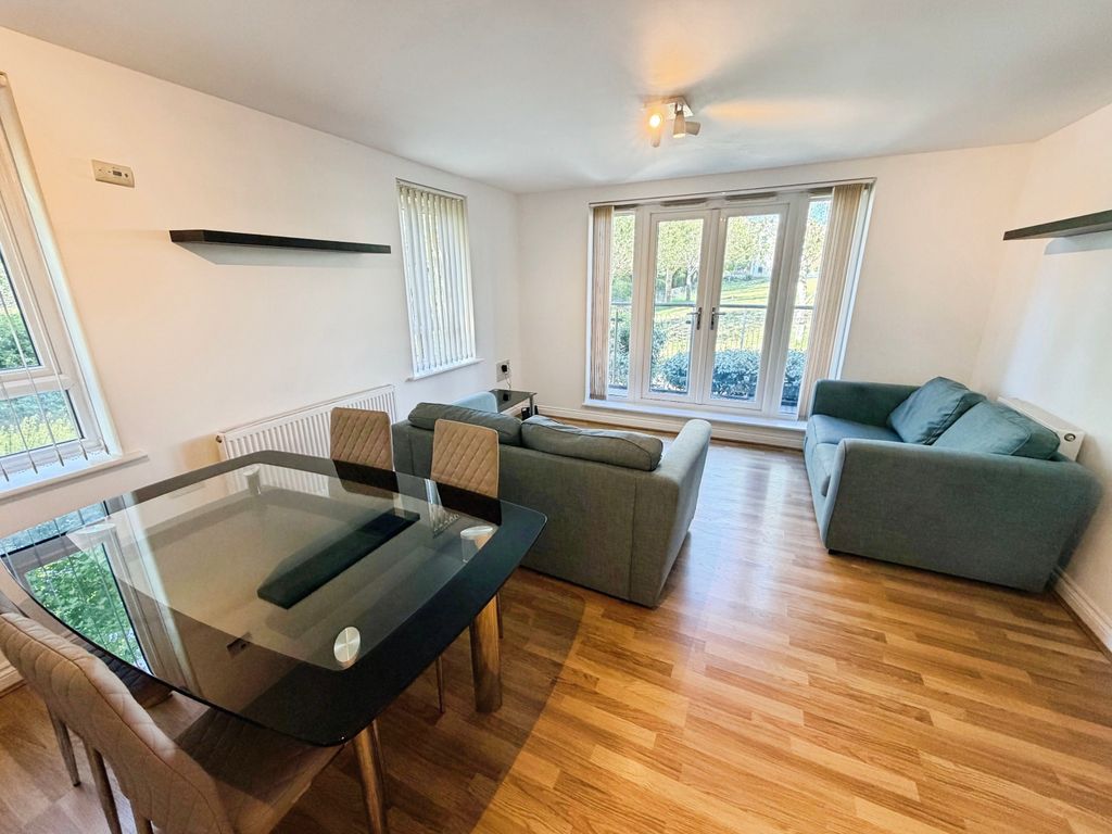 Property photo 2 of 11 Living Room