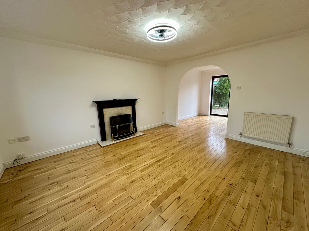 Property photo 3 of 14 Image