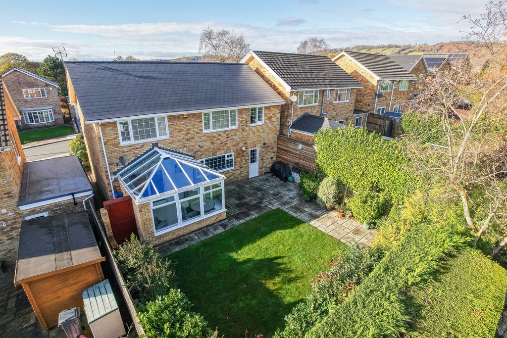 Property photo 2 of 34