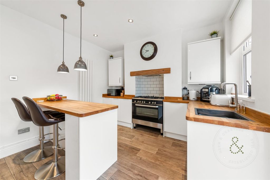 Property photo 2 of 29 Pen-Y-Peel-Road-15.Jpg