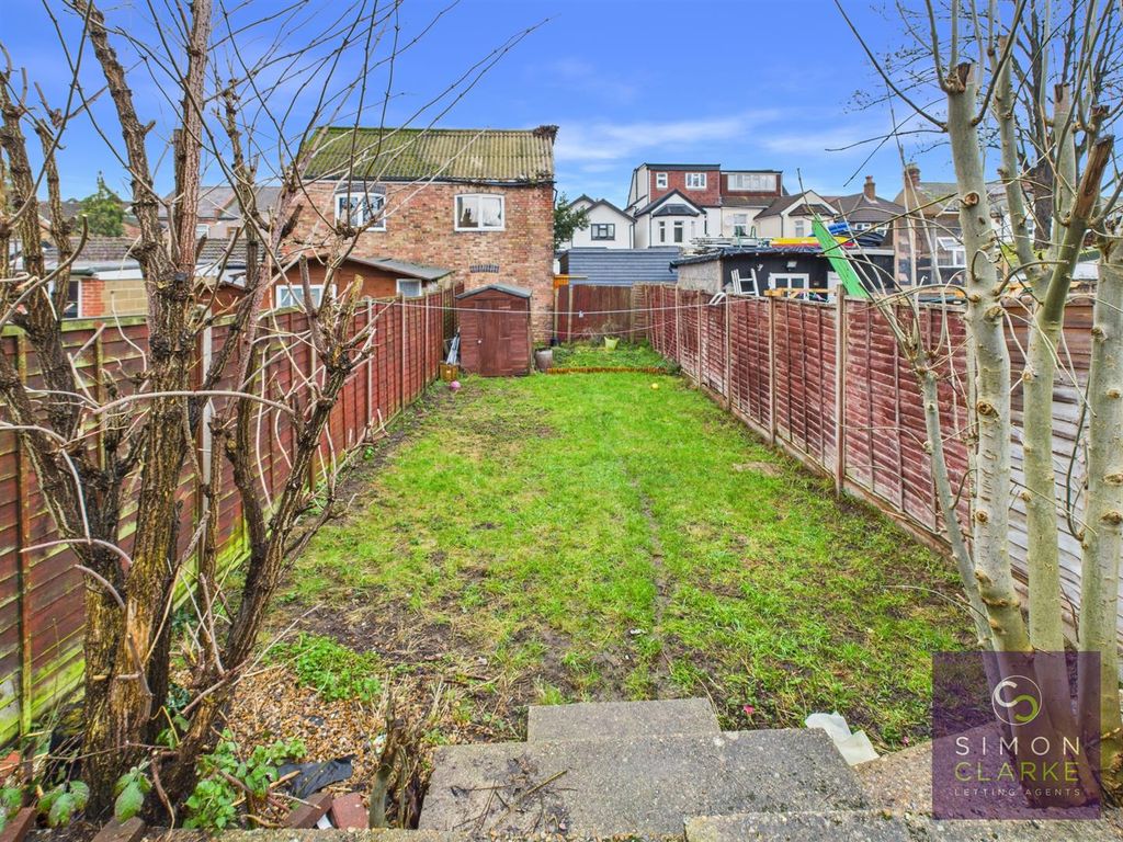 Property photo 3 of 9 Cam05425G0-Pr0095-Still006.Jpg