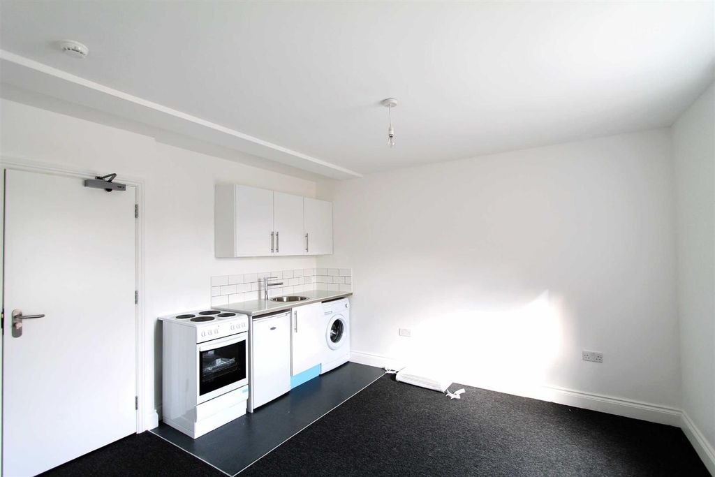 Property photo 2 of 4 Studio Room
