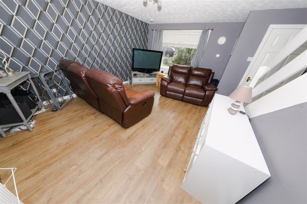Property photo 3 of 12 C