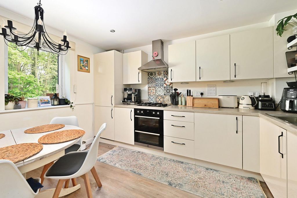 Property photo 2 of 12 Kitchen/Breakfast Room