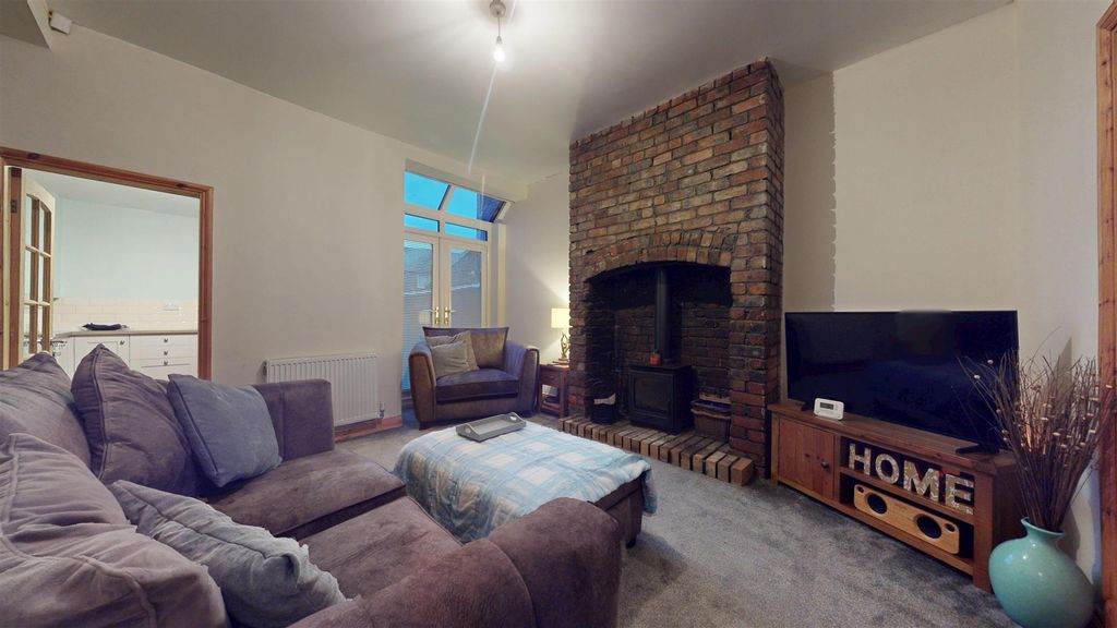 Property photo 3 of 21 Newton Road Reception Room