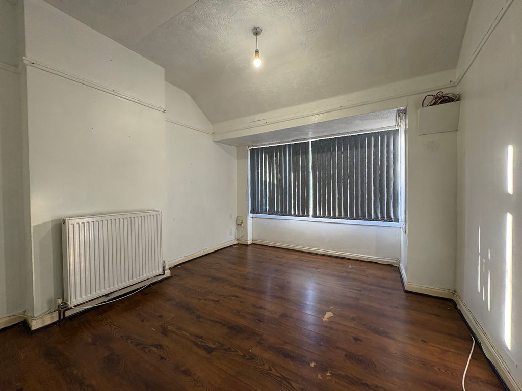 Property photo 2 of 9 Image