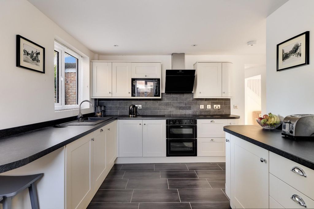 Property photo 2 of 27 Img (14).Jpg