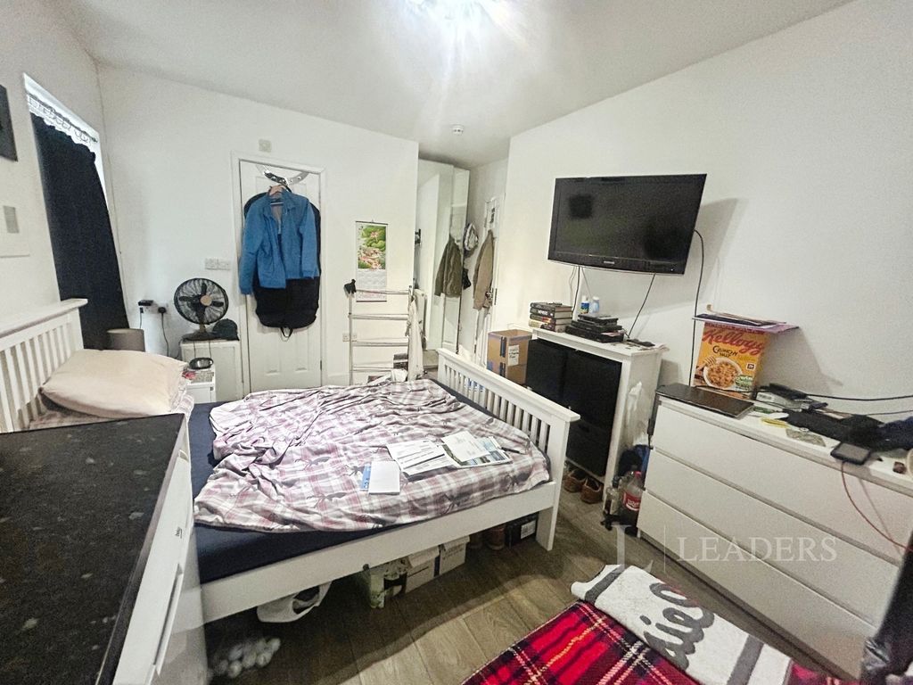 Property photo 2 of 7 2
