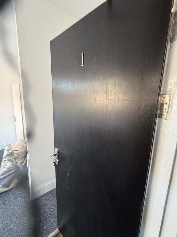 Property photo 2 of 5 Room