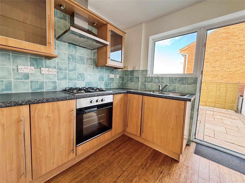 Property photo 2 of 9 Kitchen