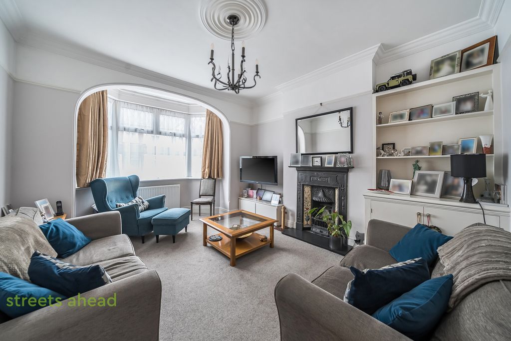 Property photo 2 of 19 4520Bf13-27E1-4E3...