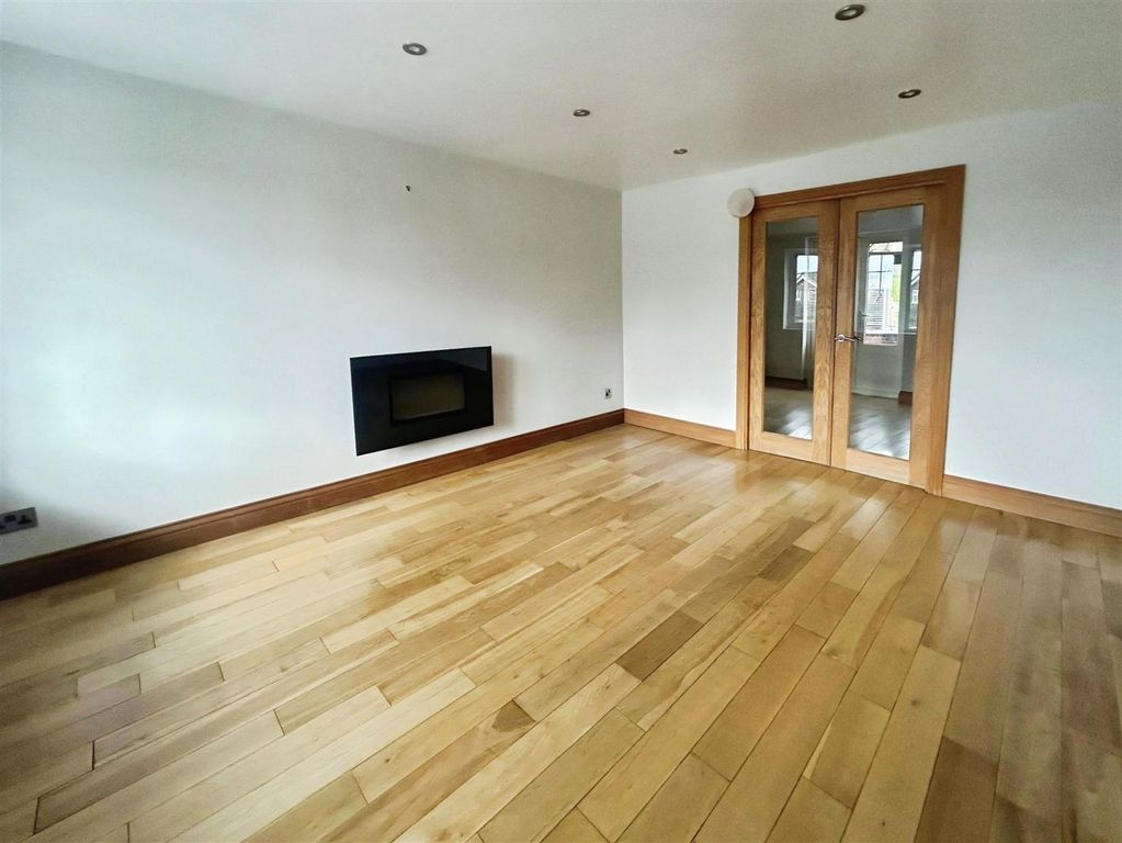 Property photo 2 of 9 091Cbb72-9.Jpg