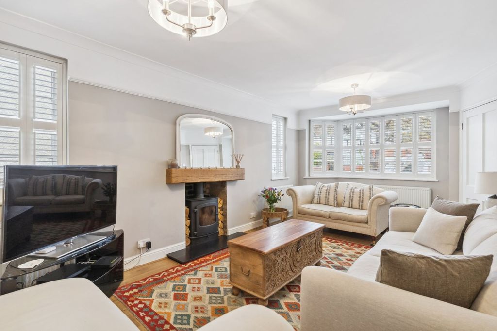 Property photo 2 of 24