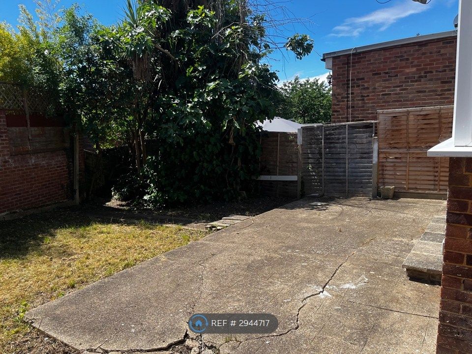 Property photo 3 of 35