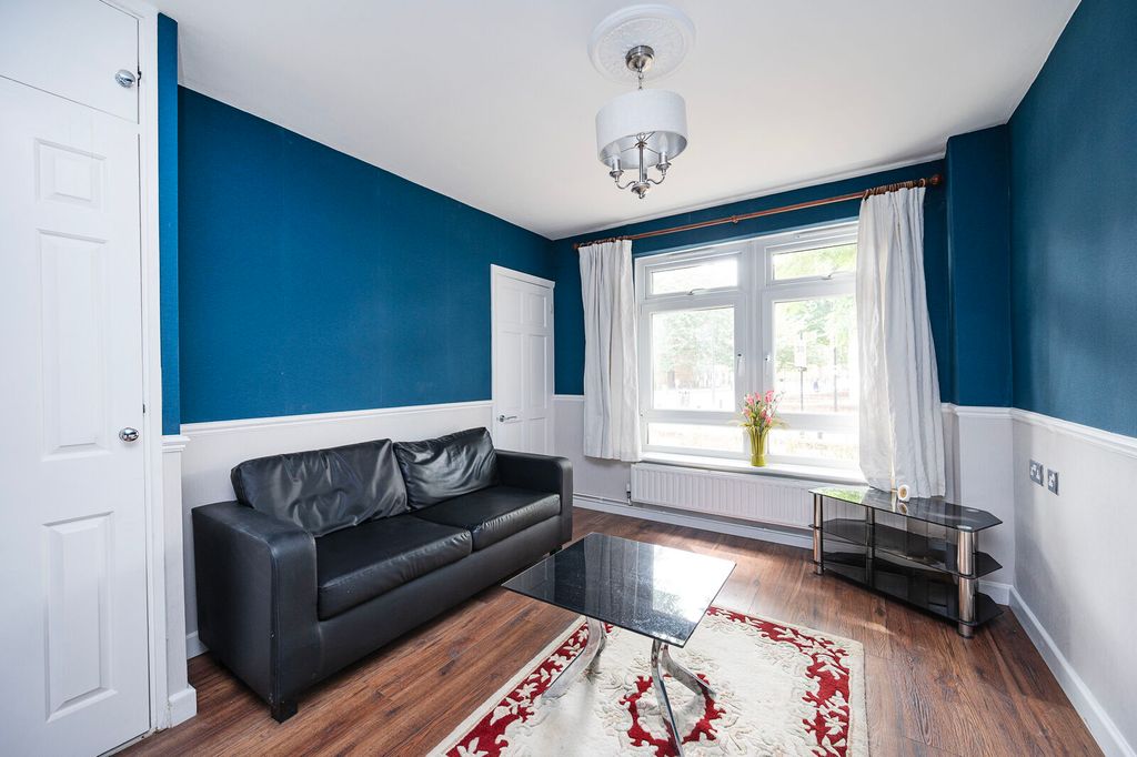 Property photo 2 of 7