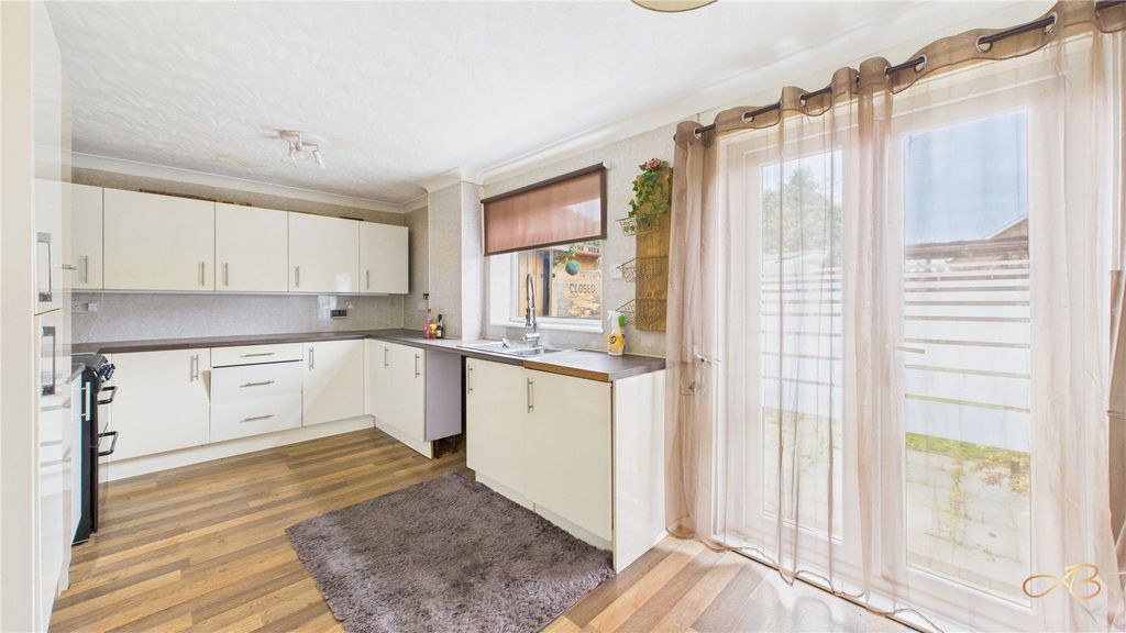 Property photo 3 of 8 Picture No. 04