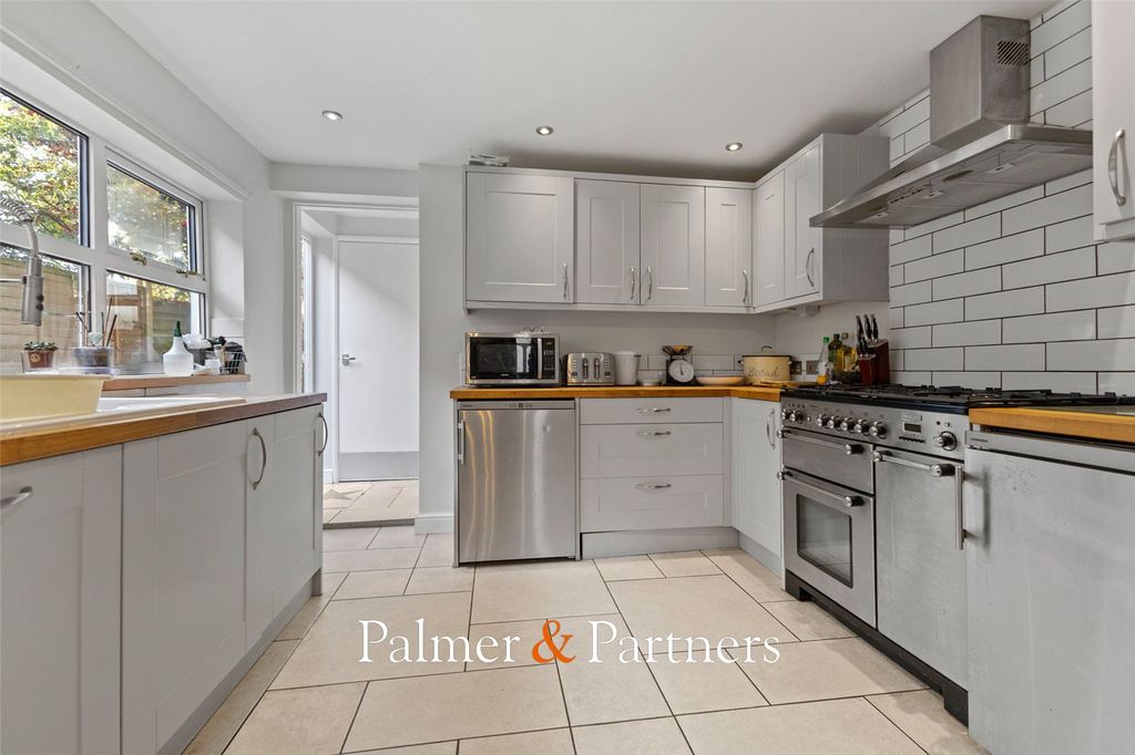 Property photo 3 of 27 Picture No. 05