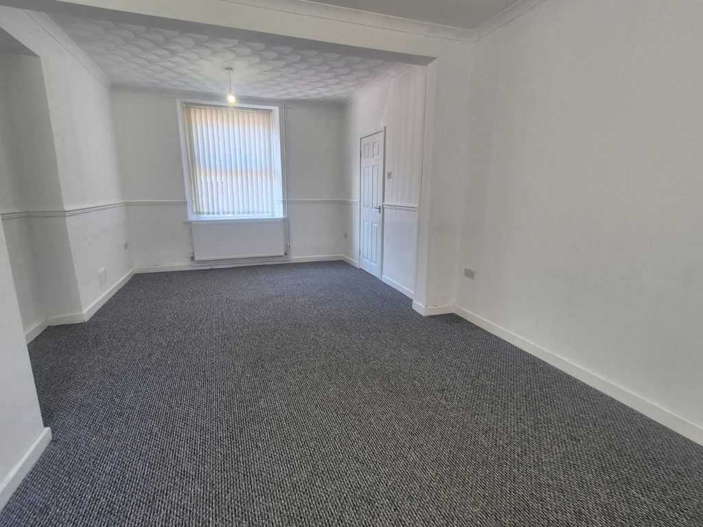 Property photo 3 of 11 Living Room Photo 2