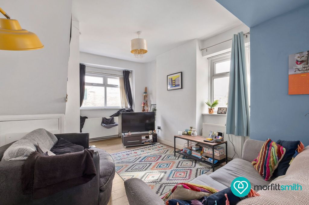 Property photo 2 of 16