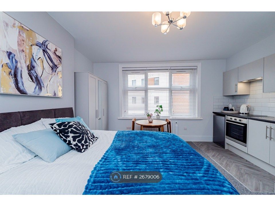 Property photo 3 of 25 Room 4 Studio