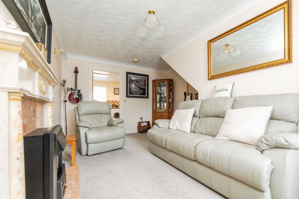 Property photo 3 of 15