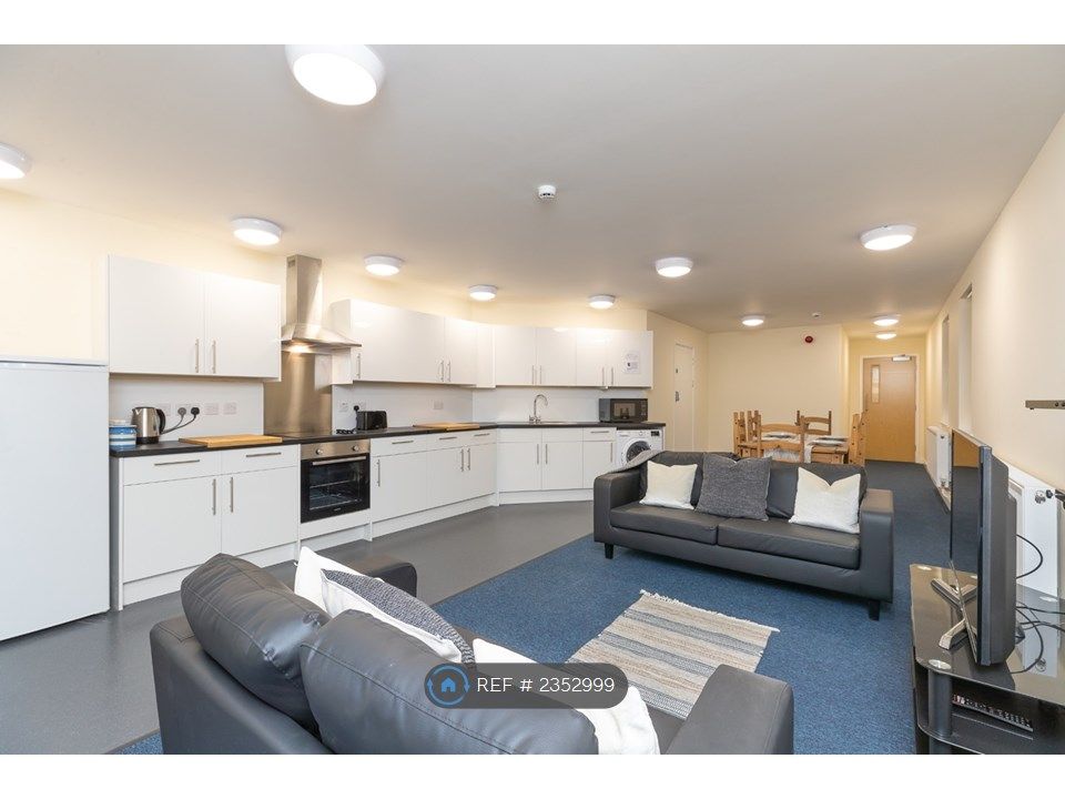 Property photo 1 of 19 Shared Space