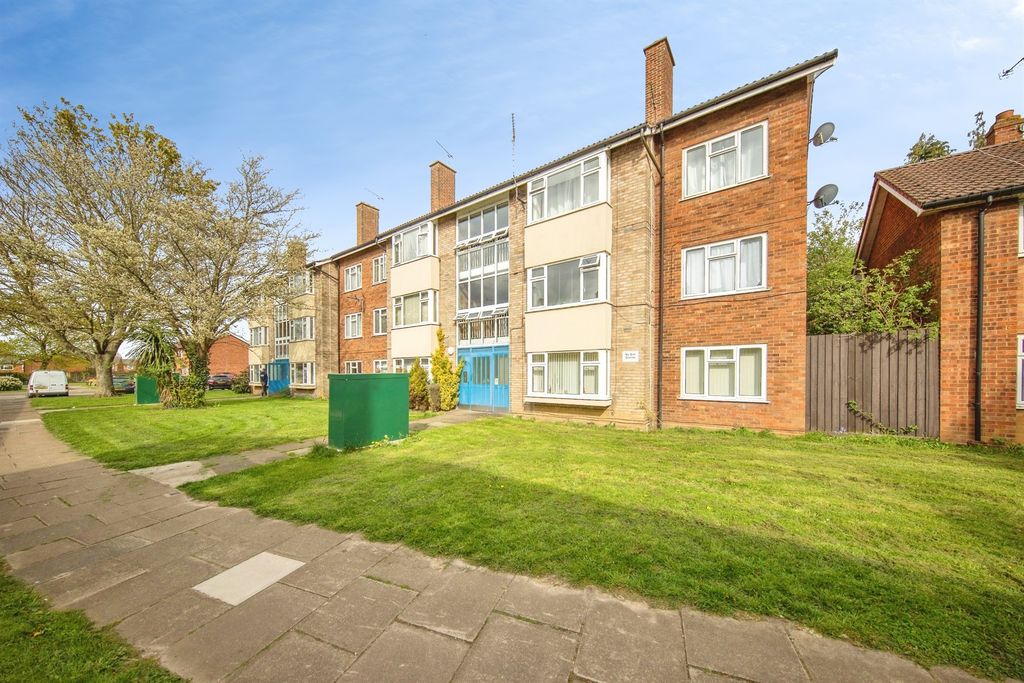 Property photo 1 of 8