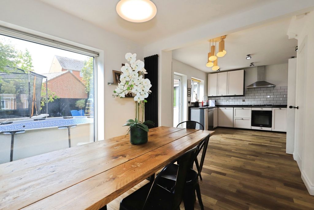 Property photo 2 of 22 Pbox-Img.Jpg