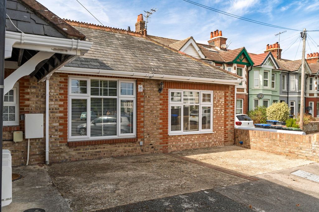 Property photo 1 of 15 External Shot