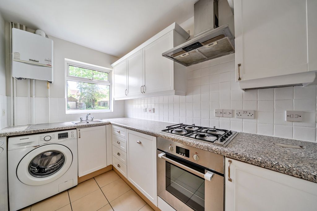 Property photo 3 of 11 1456497-14-69Fb0c...