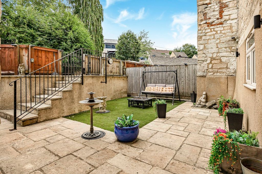 Property photo 1 of 11 Picture No. 16