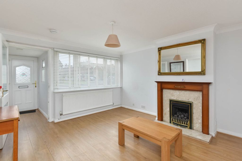 Property photo 2 of 15 4720066