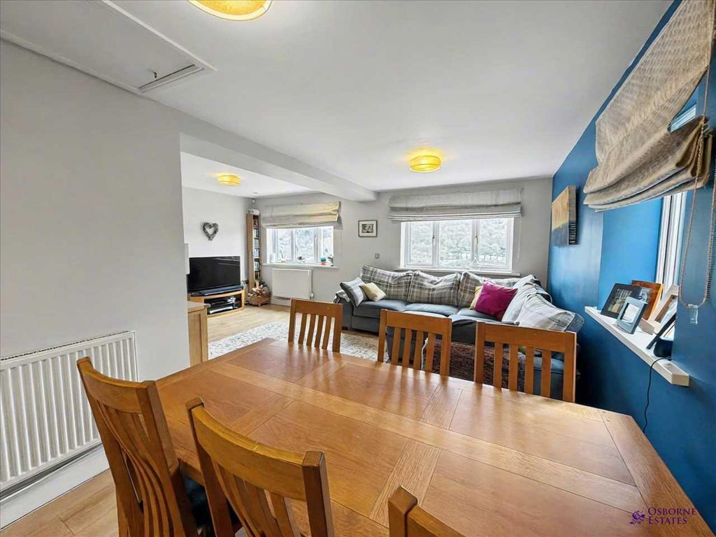 Additional image 9 of 4 bed detached house for salePleasant Heights, Porth CF39