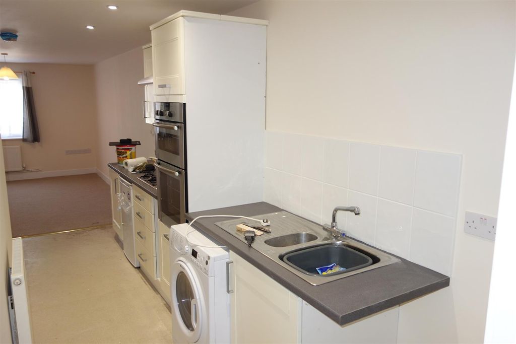 Property photo 1 of 5