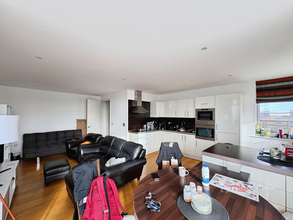 Property photo 3 of 12 Pbox-Img.Jpg