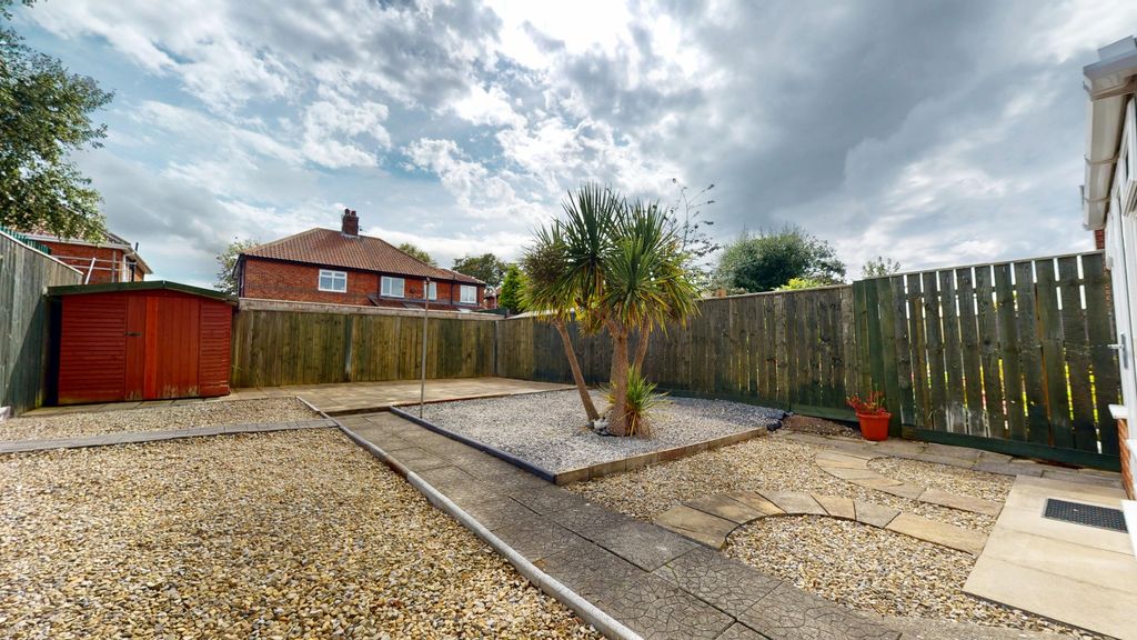 Property photo 2 of 28 4403322