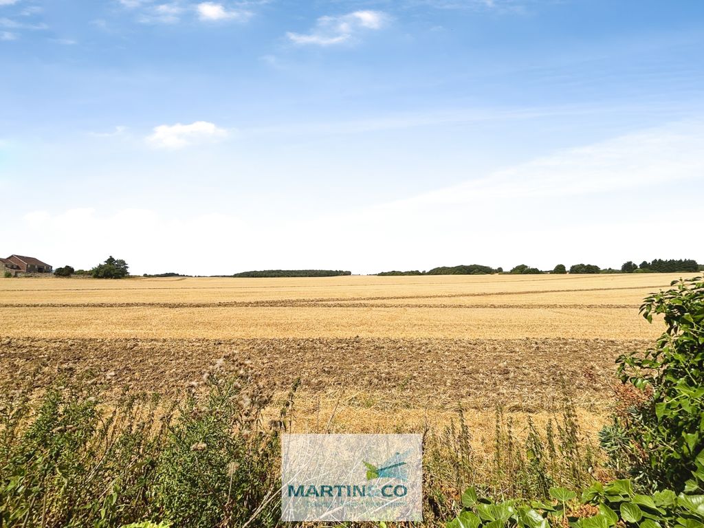 Property photo 2 of 17 7B281A54--4359-Aa62-1EE321106A00-39456-00000Addfa2