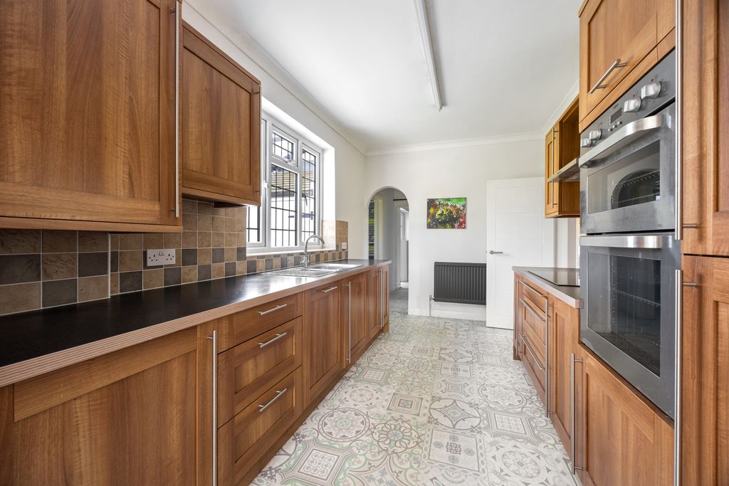 Property photo 3 of 37 Grange Park Kitchen A