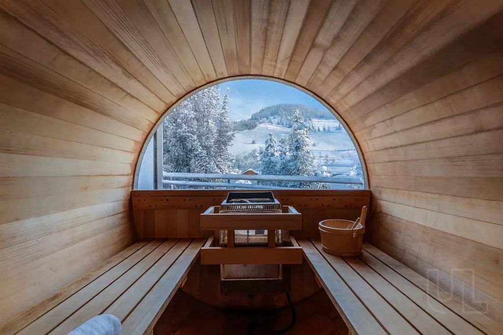 Property photo 1 of 32