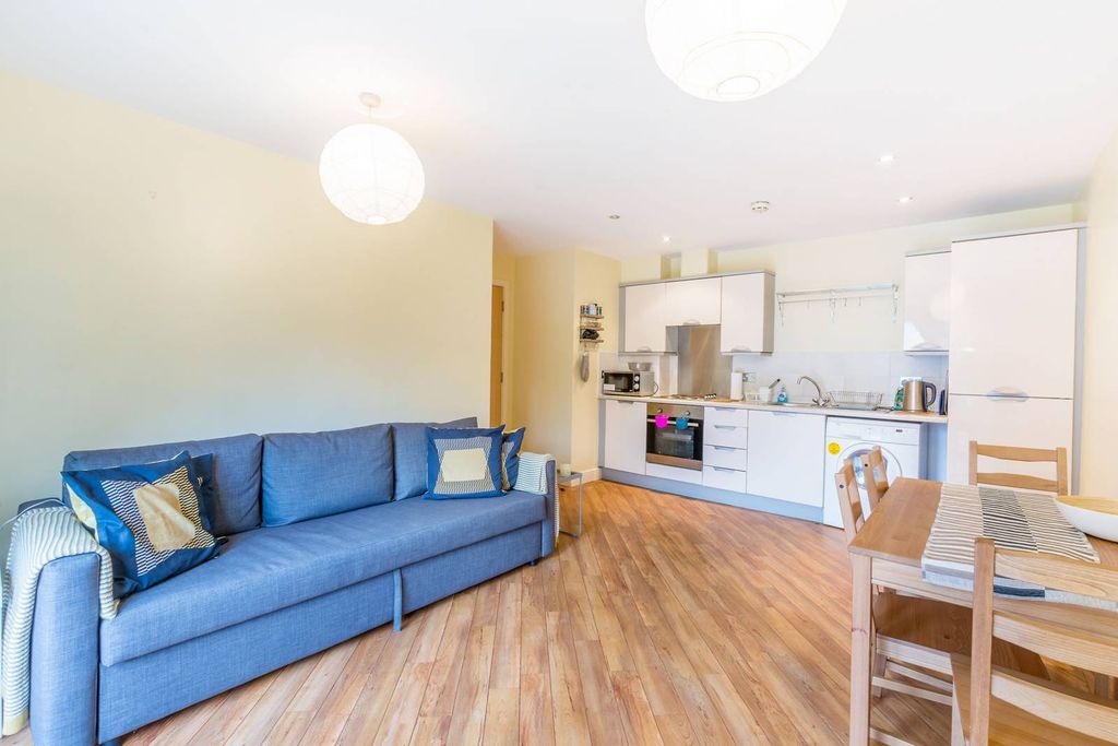 Property photo 1 of 6