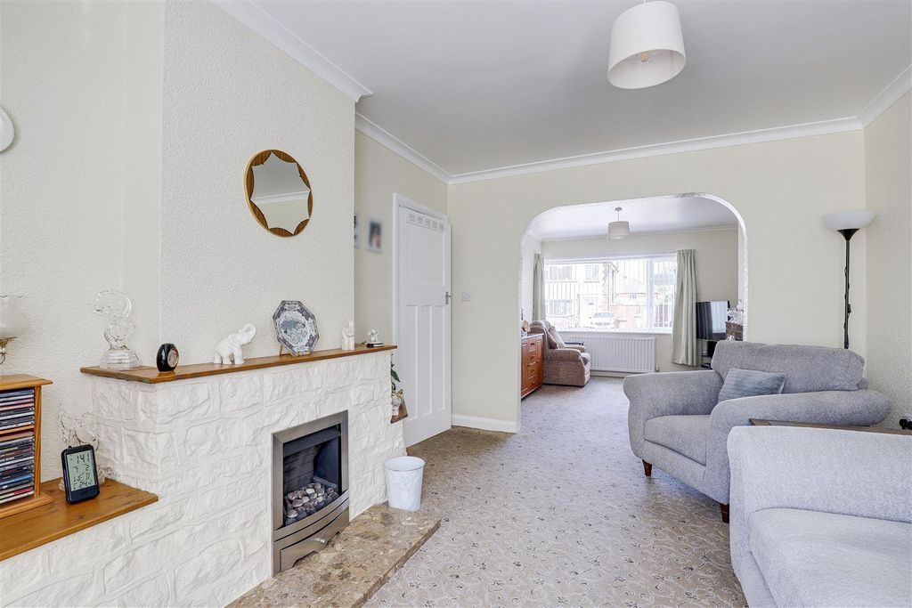 Property photo 3 of 17 8642.Jpg
